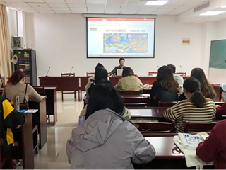 九三学社best365大支社副主委张炯炯教授为濉溪县青少年科技辅导员授课