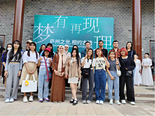 best365留学生参加“庐州之光、相约古睢”文化实践活动